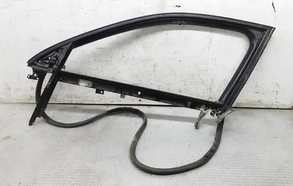 Audi A4 S4 B7 8E 8H Front door window/glass frame 