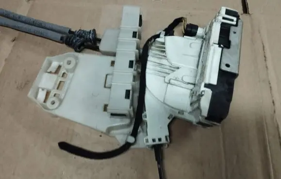 Jeep Renegade Rear door lock P52032069000