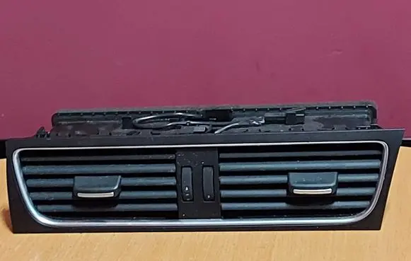 Audi A4 S4 B8 8K Dash center air vent grill 8T2820951C