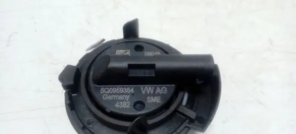 Volkswagen Golf VII Airbag deployment crash/impact sensor 5Q0959354