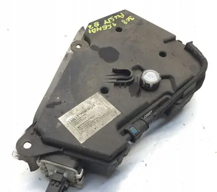 Peugeot 308 AdBlue liquid reservoir 