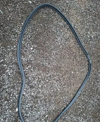 Rear door rubber seal (on body)