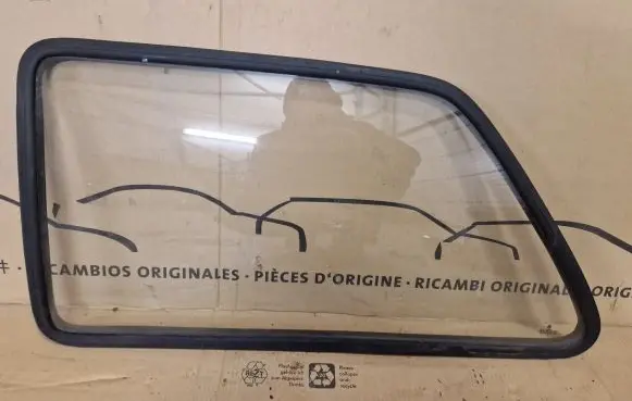 Volkswagen Golf II Rear side window 191845301