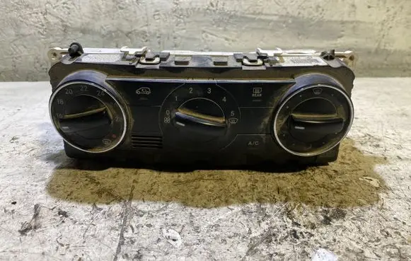Mercedes-Benz B W245 Climate control unit A1698301585 69780008