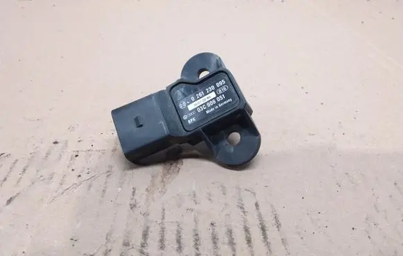 Skoda Fabia Mk2 (5J) Air pressure sensor 0261230095 03C906051