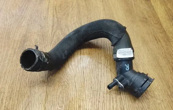 Porsche Macan (95B) Engine coolant pipe/hose 95B121109H