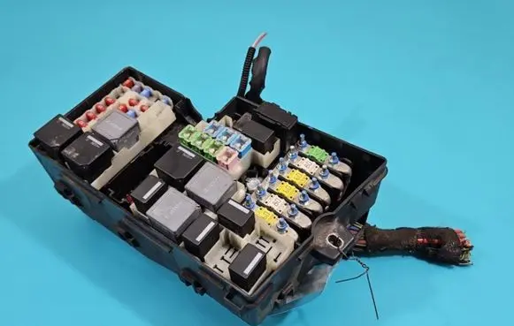Ford Focus Fuse box set 9M5T-14A067-CA IMPRK1433075