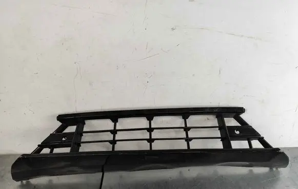 Volvo XC60 Front bumper lower grill 32234959