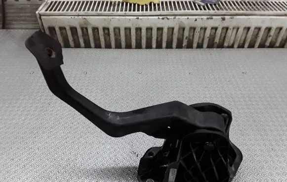 Clutch pedal