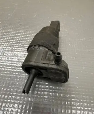 Audi A6 S6 C7 4G Windscreen/windshield washer pump 8K9955647
