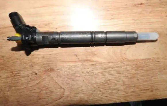 Audi A4 S4 B9 Fuel injector 0445117072