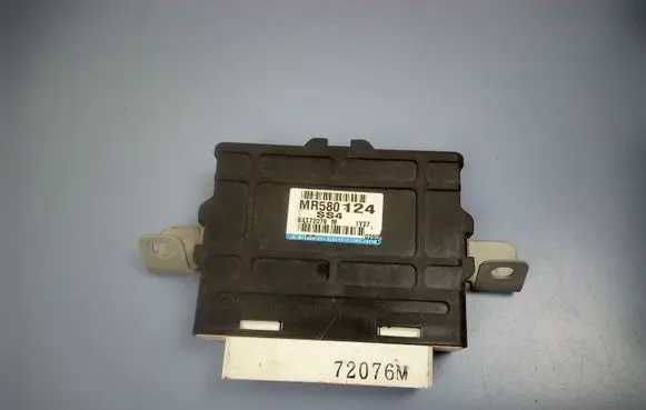 Mitsubishi Pajero Engine control unit/module ECU MR580124 X4T72076M