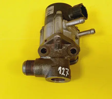 Nissan Almera N16 EGR valve 147105M001