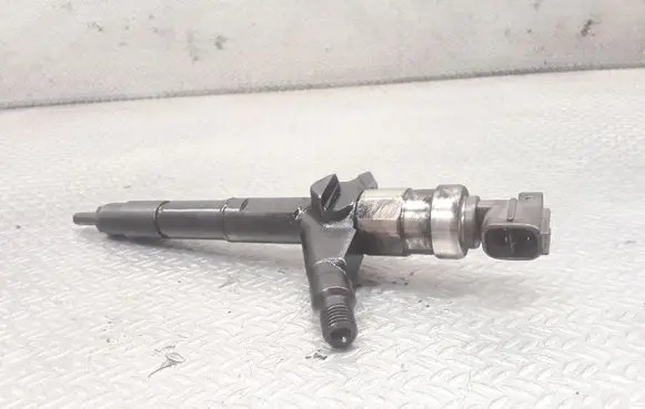 Nissan X-Trail T30 Fuel injector 166008H800