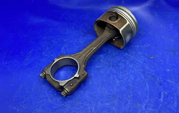 Audi A4 S4 B7 8E 8H Piston with connecting rod 82P41