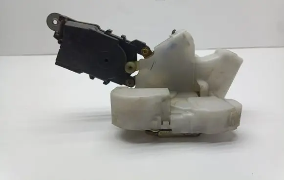 Subaru B9 Tribeca Front door lock 