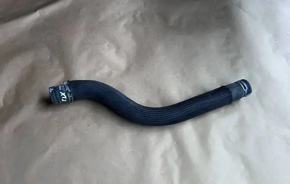 Cadillac XTS Air intake hose/pipe 22861547