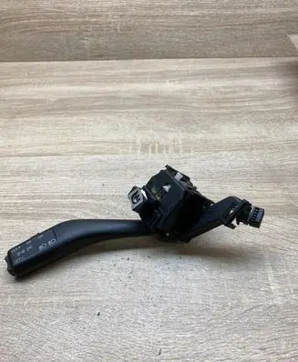 Volkswagen Touran I Indicator stalk 1K0953513A