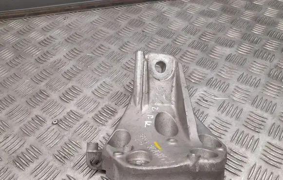 Alfa Romeo Stelvio Engine mounting bracket 50545195