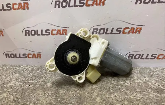 Mercedes-Benz E W211 Front door window regulator motor 0130821971 A2118203042 993627101
