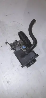 BMW 5 E39 Power steering pump 6750938 7691900518