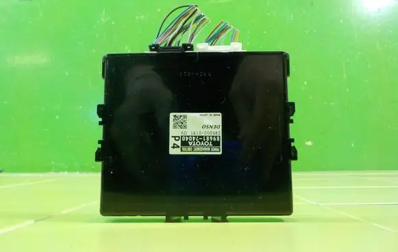 Toyota iQ Central body control module 2850000191 8968174040