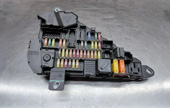 BMW 6 E63 E64 Fuse box set 6956505
