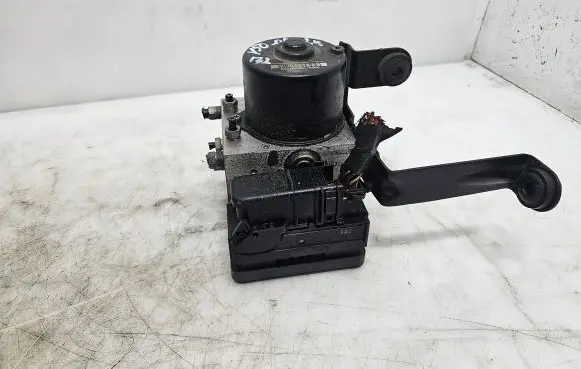 Volvo V50 ABS Pump 30742654