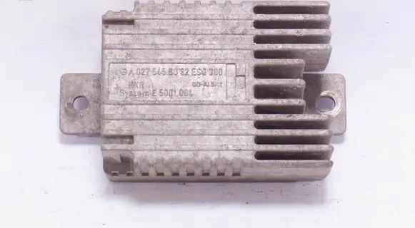 Mercedes-Benz A W169 Coolant fan relay A0275458032 E5001004 8032ESG300