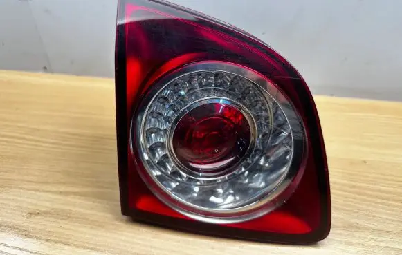 Volkswagen Golf Plus Tailgate rear/tail lights 5M0945093M