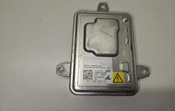 Chrysler Pacifica Headlight ballast module Xenon 130732932015