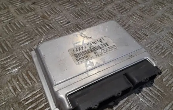 Audi A4 S4 B5 8D Engine control unit/module 8d0907558t 0261204957
