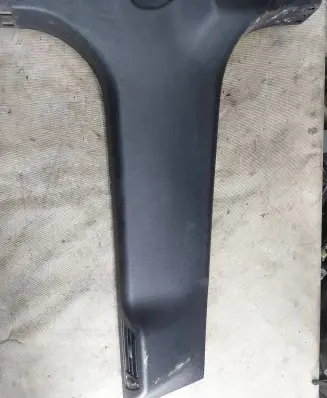 (B) pillar trim (bottom)