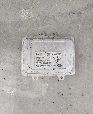 BMW 5 E60 E61 Headlight ballast module Xenon 5DV00900000 5DV009000