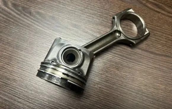Renault Master III Piston 121004942R