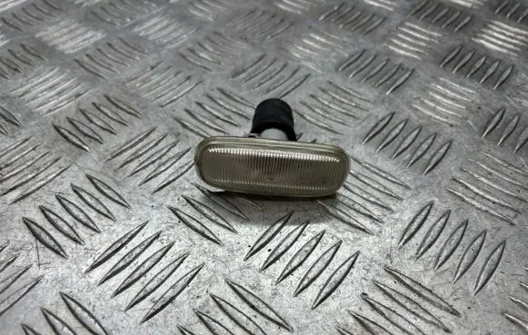 Audi A6 S6 C5 4B Front fender indicator light 4B0949127