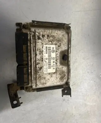 Volkswagen Golf IV Engine control unit/module 038906012AP 28SA4231 0281010126