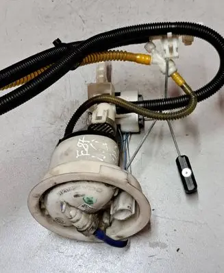 BMW 1 E81 E87 Fuel level sensor A2C53027373