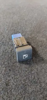 Toyota RAV 4 (XA50) Fuel tank opening switch 15f7000020