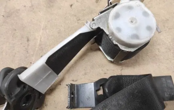 Opel Signum Front seatbelt 13126271N 13146617