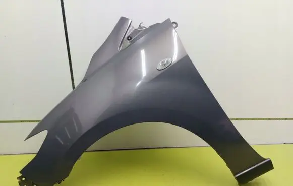 Mazda 5 Fender 32S