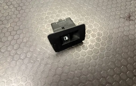 BMW X5 E53 Electric window control switch 8385955