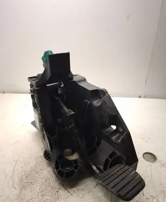 Renault Trafic III (X82) Brake pedal 465010176R