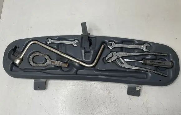 BMW 3 E46 Tool box 1094910