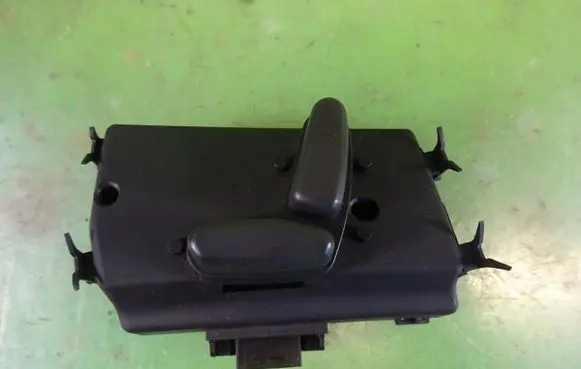 Chrysler Pacifica Seat control switch 0YD08TRMAB
