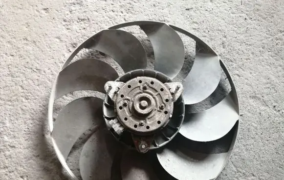 Renault Master II Electric radiator cooling fan