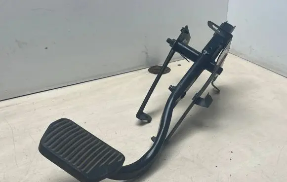 Volvo S80 Brake pedal