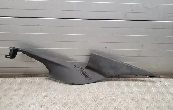 Chevrolet Camaro (C) pillar trim 84116356