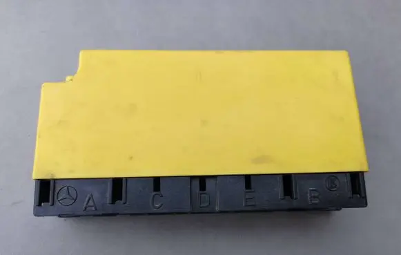 Mercedes-Benz E W124 Comfort/convenience module 1248203126 05072012