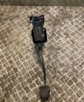 Mercedes-Benz Vito Viano W639 Brake pedal 6392901901 A6392901901